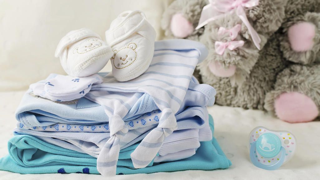 How to fold baby clothes