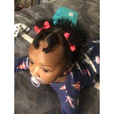 Use only cotton or nylon fabrics for your baby ponytail