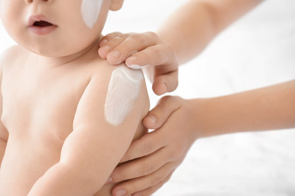 What Are The Safety Measures To Follow Before Putting Baby Lotion