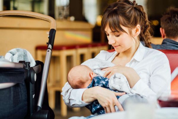 Difference Between Breastfeeding And Formula Feeding Baby Digestive System