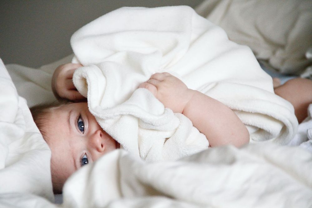 how-to-dress-a-baby-with-fever-at-night-don-t-get-panic